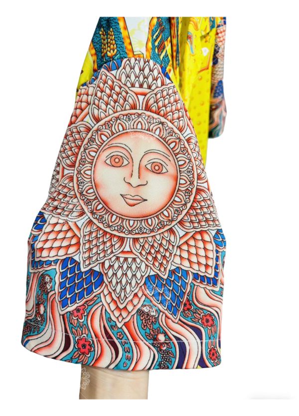 نابضة بالحياة الشمس الله ومزولة طباعة قميص / لوكس الأصفر الباروك قصيرة