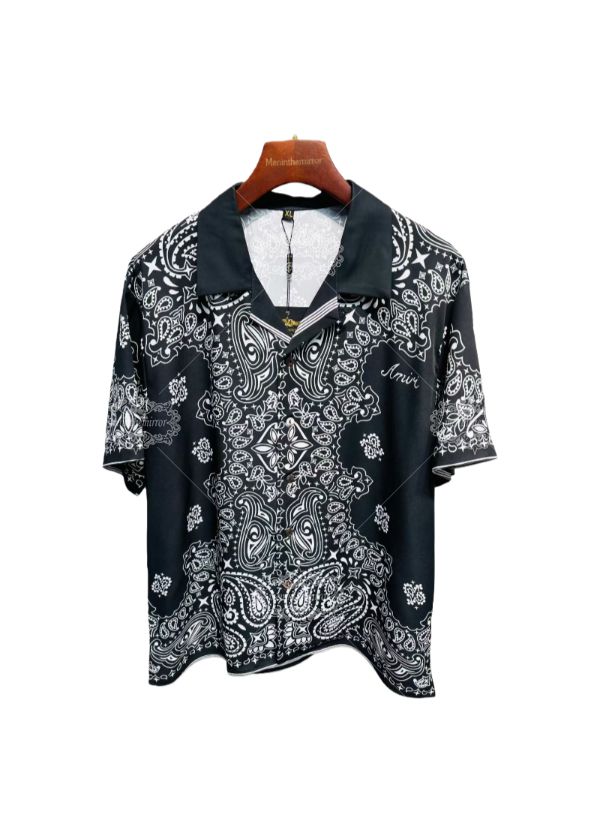 أسود الشعار كريست المحملة / معرض لوكس