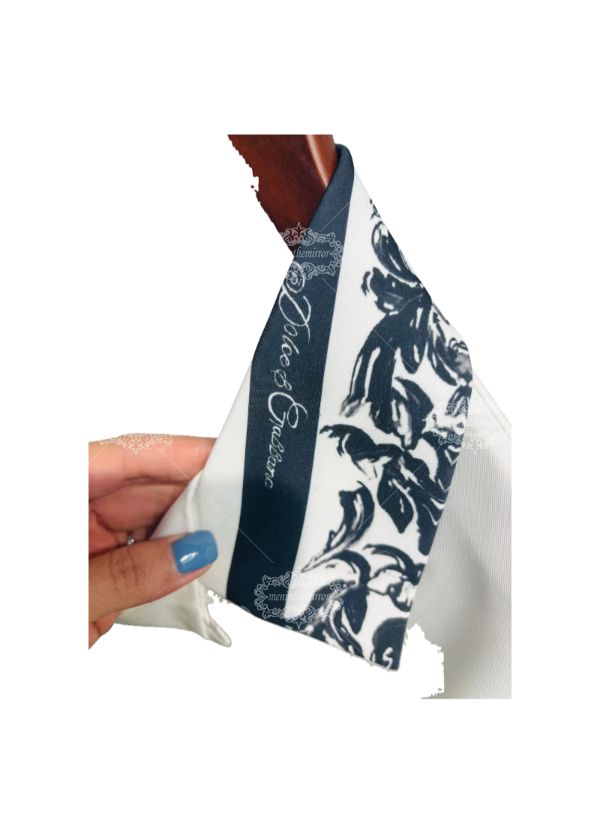 أحادية اللون الباروك طباعة النص قميص / لوكس الأبيض والأسود قصيرة