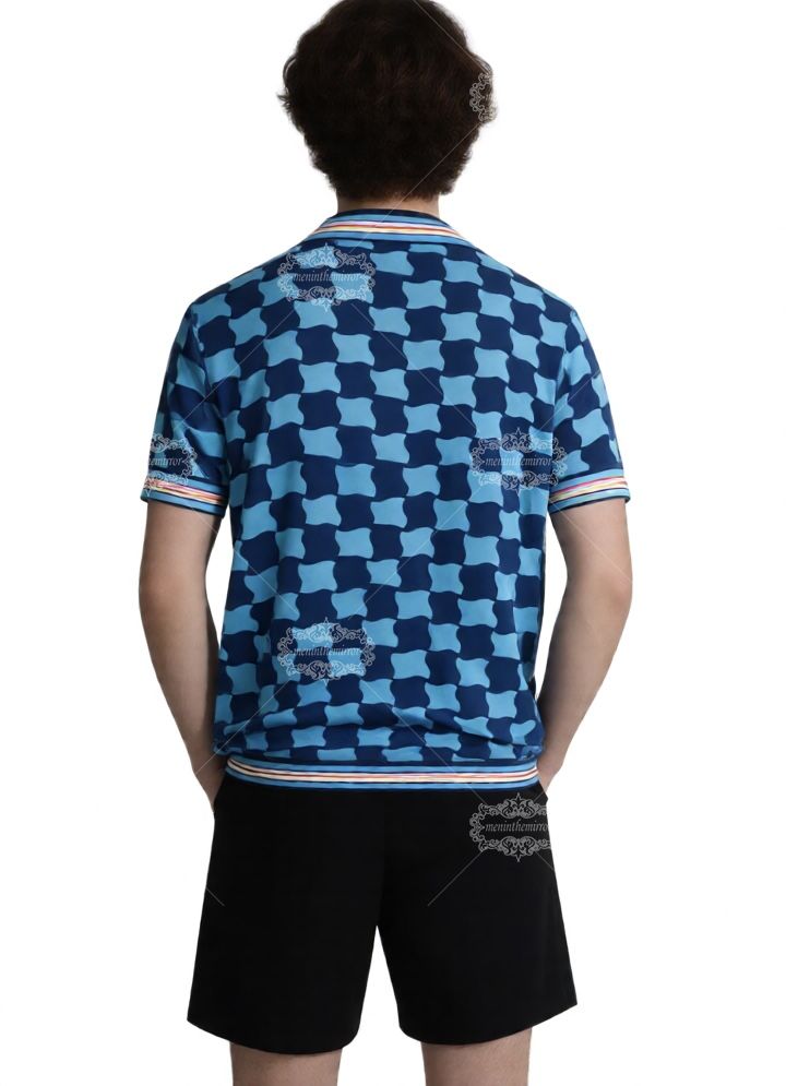 قميص بطباعة هندسية متوسطية | منتجع أكوا بلو للهندسة المعمارية