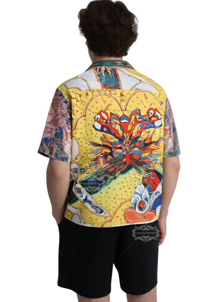 نابضة بالحياة الشمس الله ومزولة طباعة قميص / لوكس الأصفر الباروك قصيرة